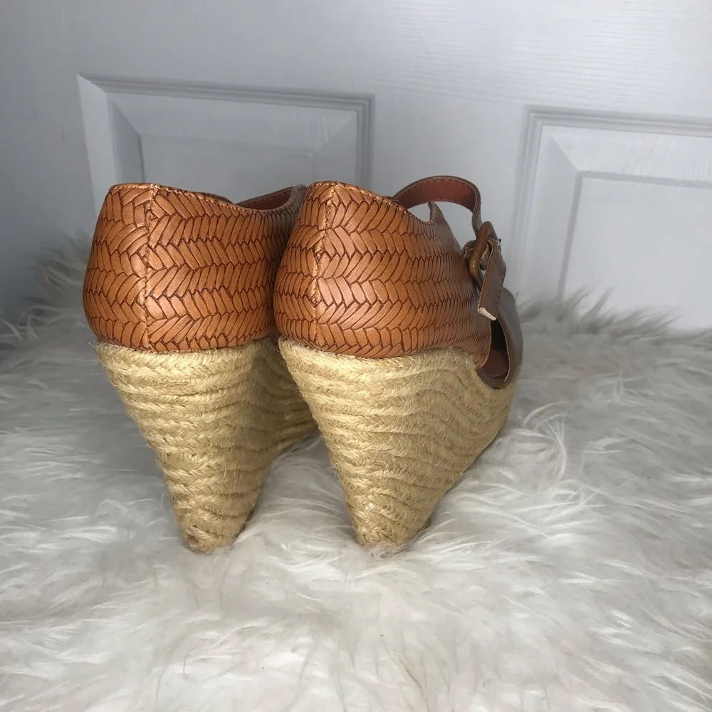 NWB - Woven Platform Tan / Brown Wedges Sz 8.5